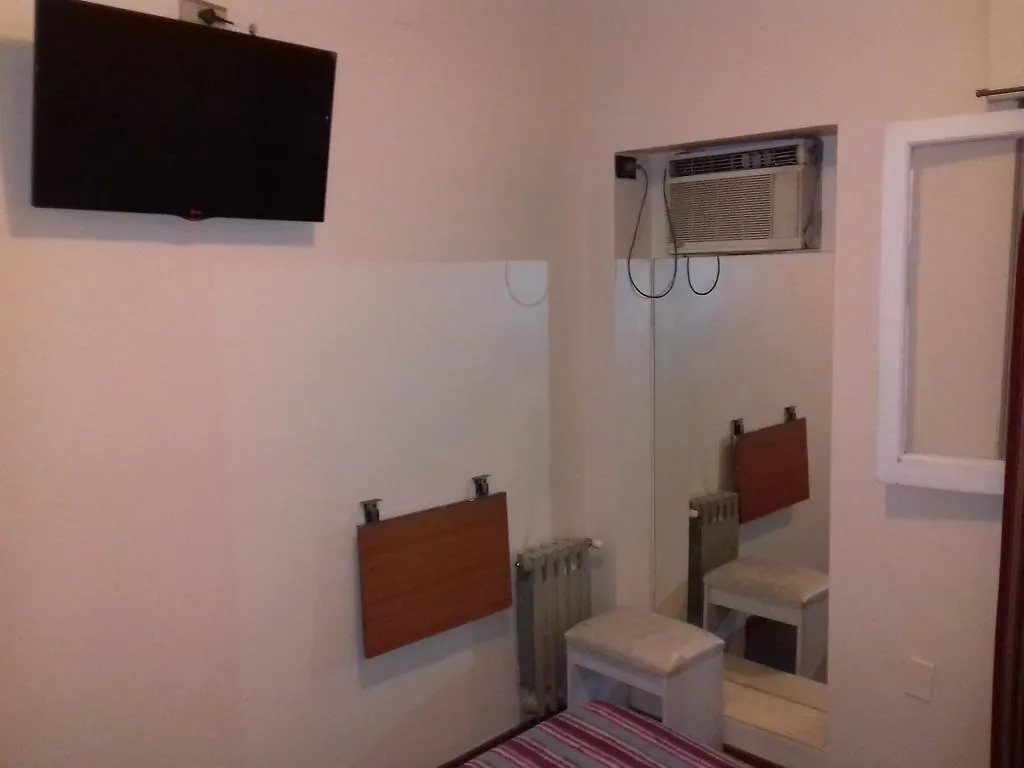Hotel Cristal ميندوزا