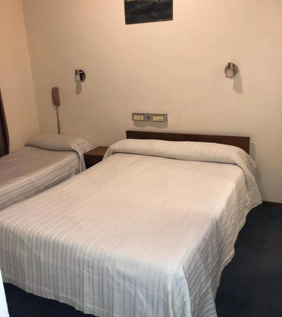 Hotel Cristal ميندوزا